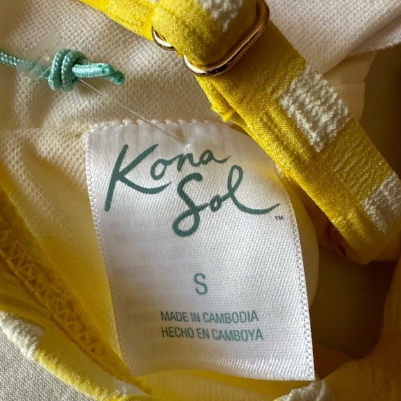 KONA SOL Yellow Bikini Top Size Small BNWT - Picture 7 of 7